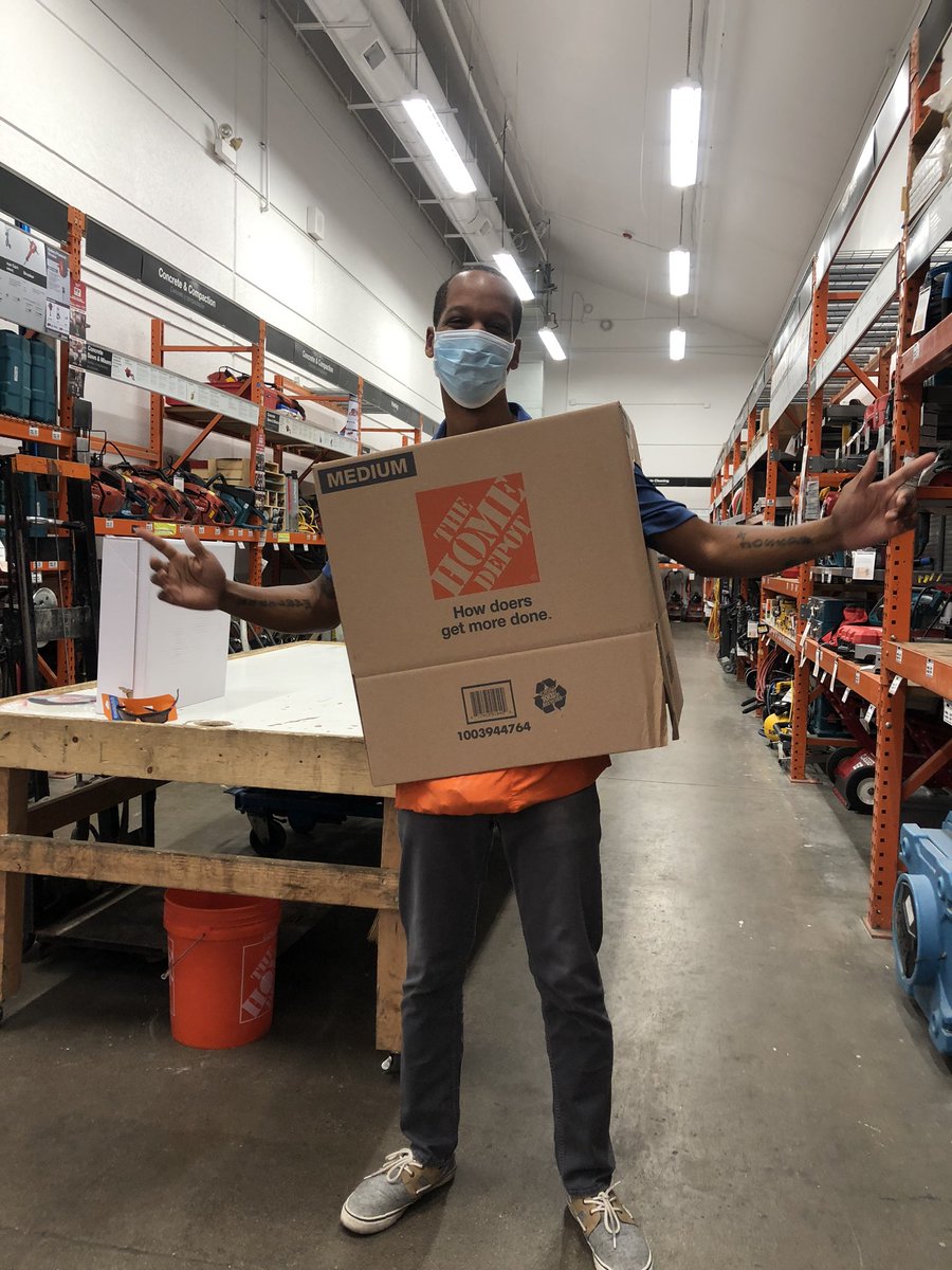 Got @JosephSEdwards dressed up as a #homedepot moving box 📦 🧡for #productday! #club0469 @D66Celest @JefferyOfenloch @DeborahCrookes @cat_thanner