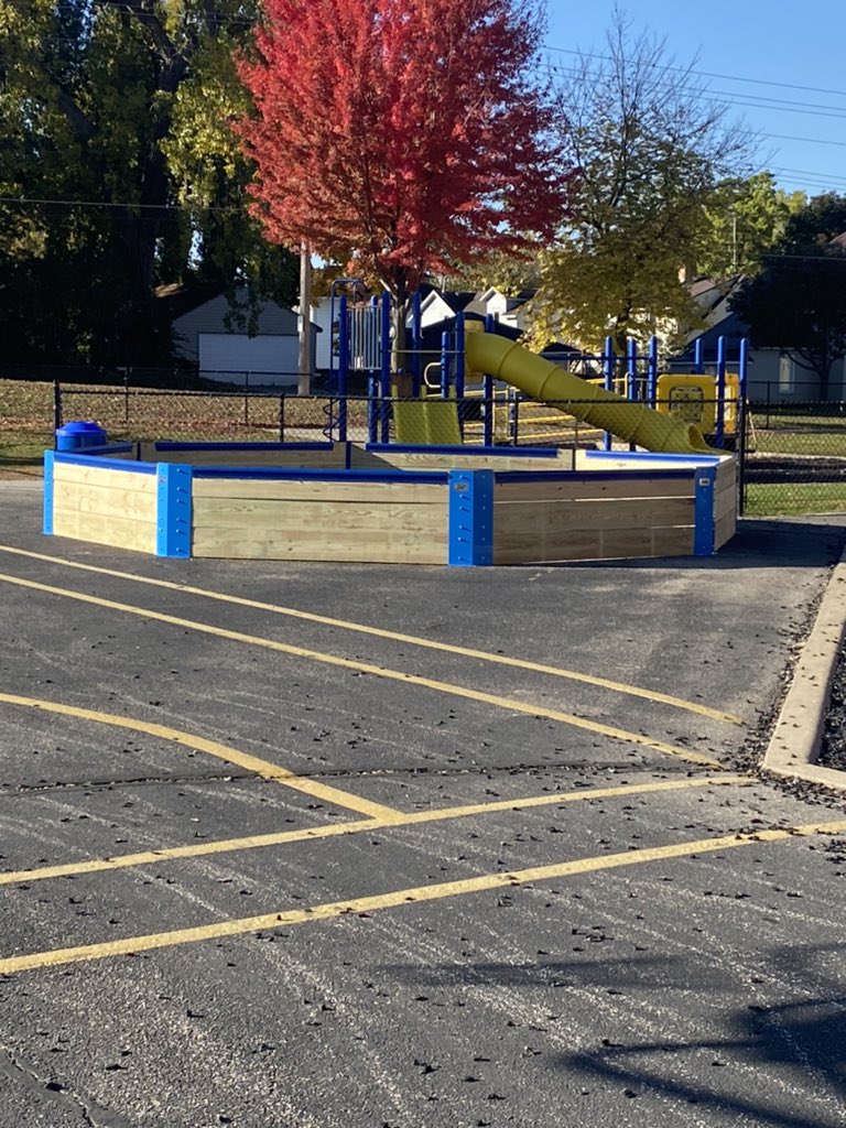 After spending 4 hours working on the Gaga pit yesterday, coming back to school to see it again made it all worth it. Can’t wait to see it in use.  <a href="/RiversideOtters/">Riverside Central Elementary School</a>