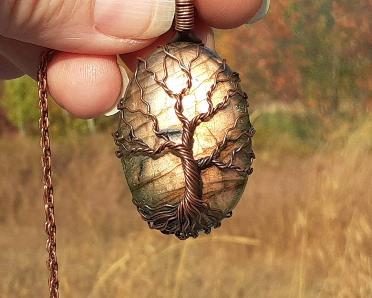 BrookeB38491557's tweet photo. On Sale Now! https://t.co/VdGw3sp17A Golden Labradorite tree of life necklace, #treeoflife #etsyfinds #etsyjewelryshop #bohohippie #golden #thanksgiving #copperwirejewelry #labradoritegemstone https://t.co/LVFYDdhAyd