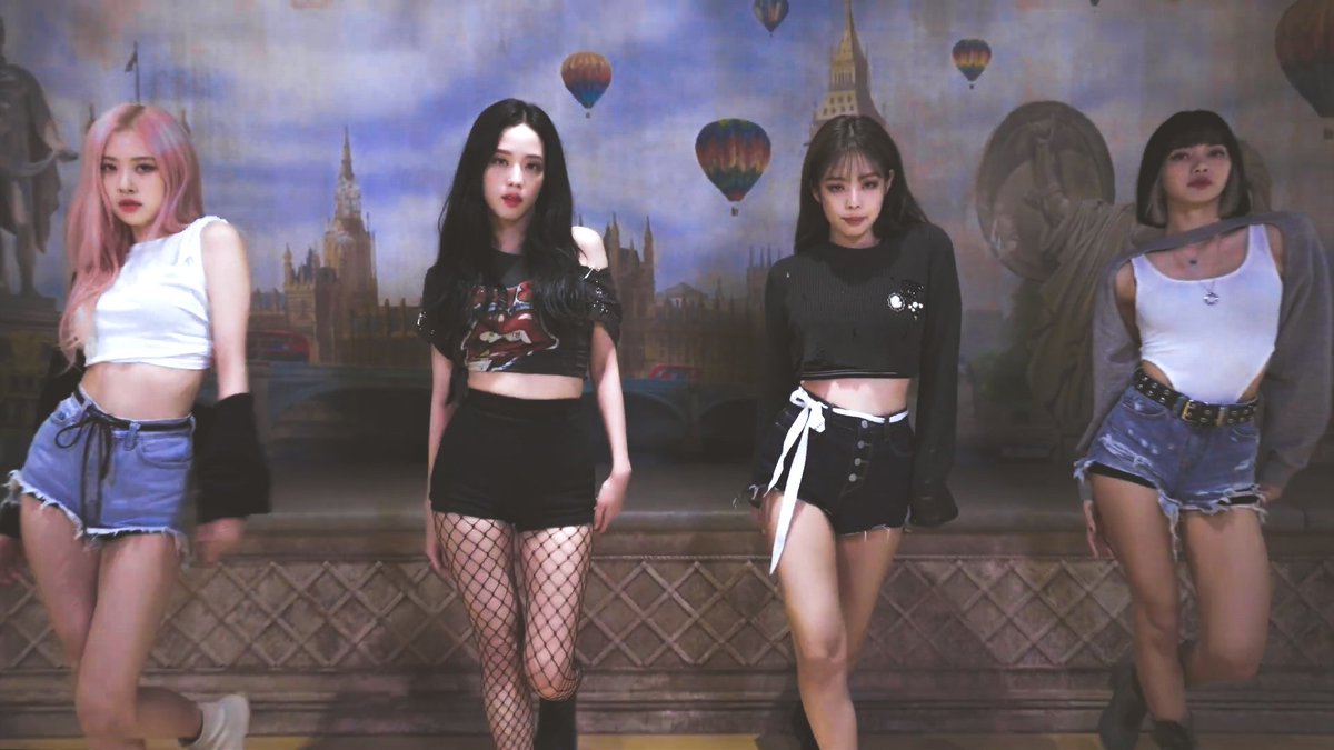 majestypinks's tweet photo. They're so beautiful and their body proportion is out of this world https://t.co/GV5DUpCpK9