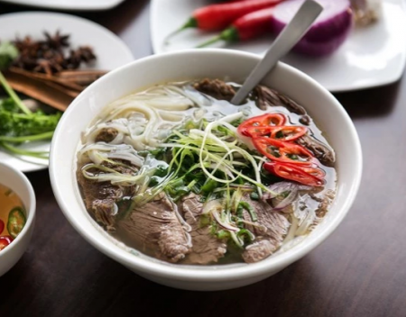 Brillbrighton's tweet photo. A tasty student offer: tuck into tasty Vietnamese favourites β including Beef Pho Noodle Soup β with 20% off food at #TheBigBowl. Simply show a vailid student I.D when you dine in at 54 Preston Street. This week only! https://t.co/Rxg90khVDe #brightonstudents #brighton https://t.co/CkYmQ3vA9d