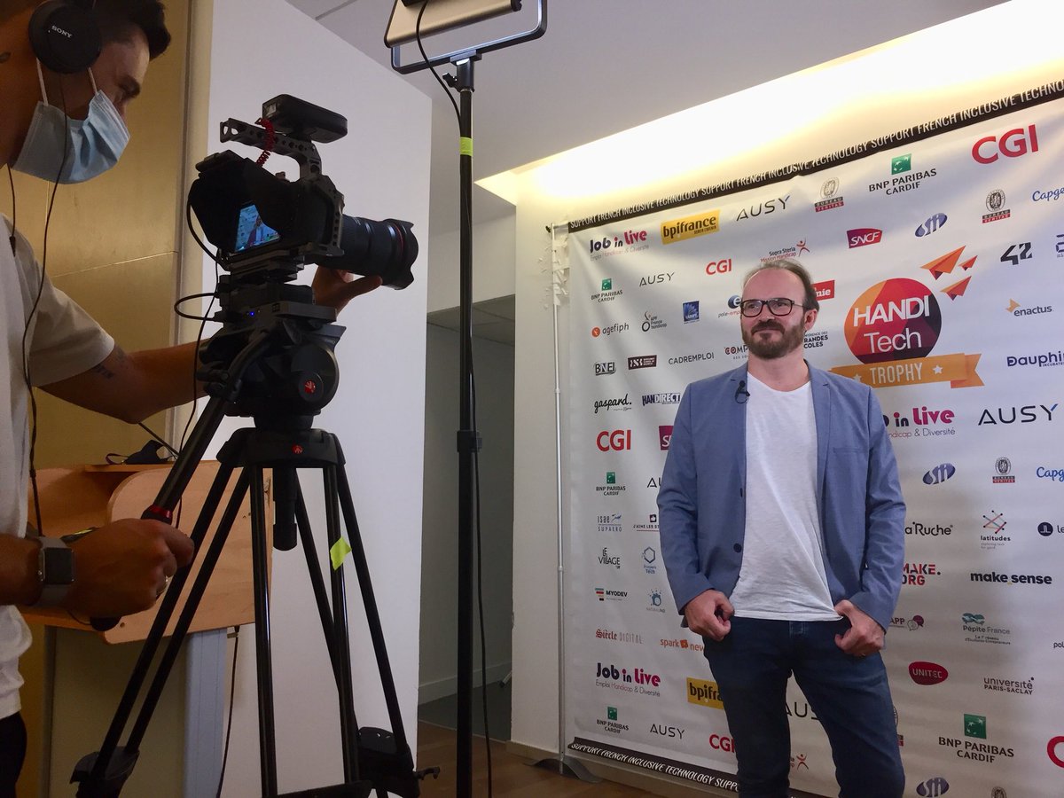 HanditechTrophy's tweet photo. [#HTT20] Début de la rencontre #Handipitch avec l’espace démozone et le tournage de pitch vidéo pour nos finalistes. Retrouvez leurs vidéos très bientôt sur nos réseaux ! 
Suivez le Handipitch en live dès 18h00 ▶ https://t.co/65UzwjoVl7 #LiveHTT20 https://t.co/kXr1TJVPCF