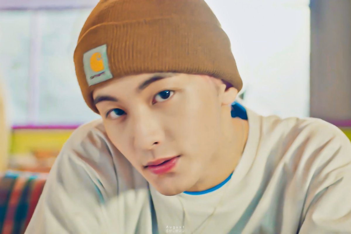 you're joking right? you're literally looking good in everything. also that cute beanie suits you hehe ♡glad to support you in dream, back with your lil bros.