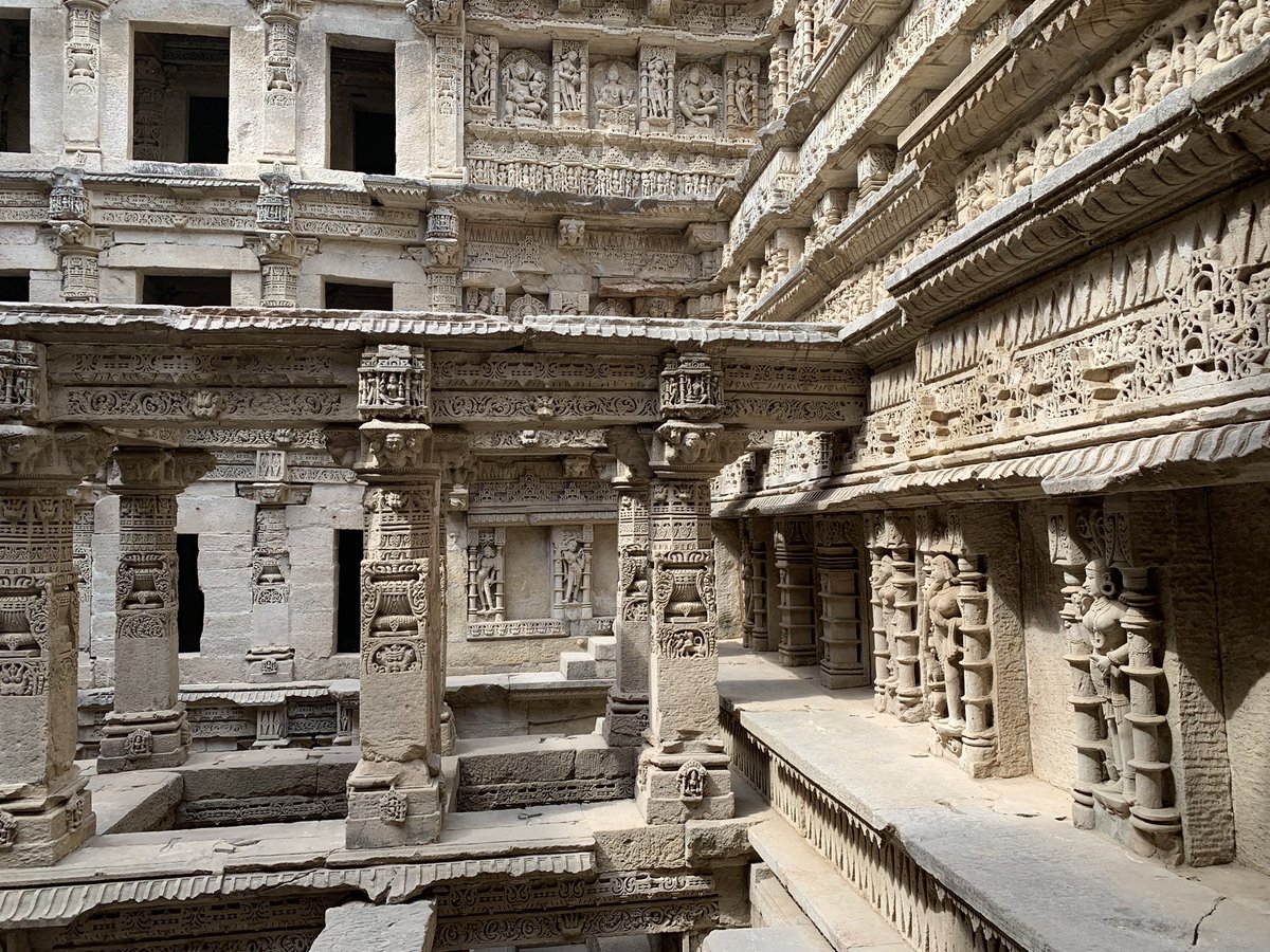 GloryHindus's tweet image. It was buried in the sand of Saraswati river for 7 hundreds yrs around, that’s why in good condition... Only 2-3 major  figures missing of Visnu Inkarnation. Fortified city famous for diamond merchants and Saris( Patola). #GujaratGhumo #NearRudramahalya google.co.in/amp/s/hinduexi…