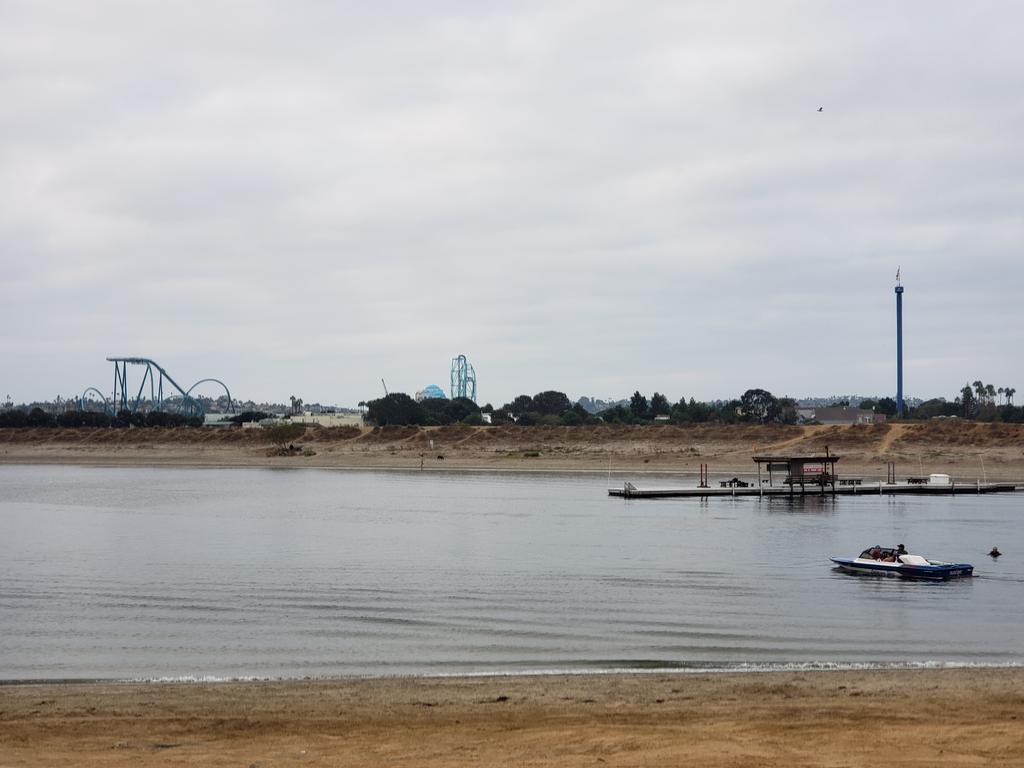 JasonAustell's tweet photo. Theme parks like Seaworld San Diego and Legoland are still waiting for permission to fully reopen. They're frustrated at @GavinNewsom for not handing down #COVID19 guidelines so it can happen. He doesn't seem to be in a hurry about it and they're frustrated @KUSI_GMSD https://t.co/aSAw7c8tNJ
