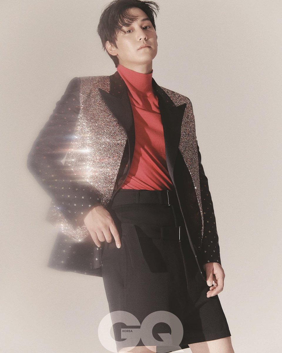 KlMBEOM's tweet photo. Be in a certain style in front of a camera is my passion from a long time ago till now. Be stylized for GQ Korea within flower boy concept really suits me well, isn't that so? https://t.co/b1JJXPNtpJ