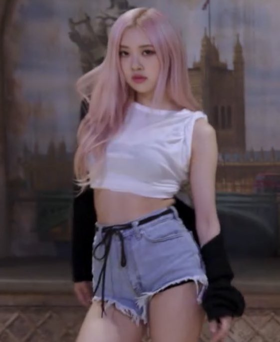 rosé pics tweet media