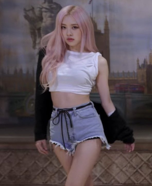 rosé pics tweet media