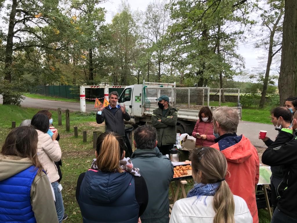 ayvens_group's tweet photo. To make a small contribution to protecting our environment, our employees gathered to clean up a local forest near its headquarters. Supported by the French National Forestry Office, we collected +3 tons of garbage in one morning👏👏#csr #EuropeanSustainableDevelopmentWeek https://t.co/WxzrSRZ8IG