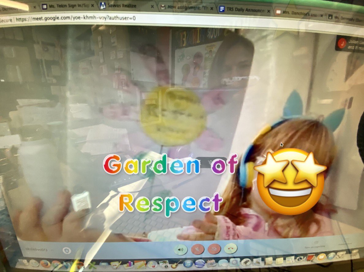 S_FarfanRoss's tweet photo. 3 Grade works on their “Garden of Respect” in Social Studies ✊🏽 and read “Kid Cop: The Case of the Bully” by author A.Frato, and Illustrated by V. Bortone #weerespect #stompOUTbullies #njweekofrespect #TRS @WeehawkenTSD https://t.co/aeKIJXDsp9