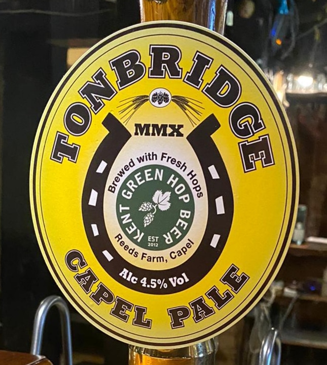 The wait is over. Capel Pale green hop ale  made with fresh hops from Tobridge Brewery and one of Paul's best has arrived just in time for tonight's pub quiz!
#realales #kentsfineales #pubquiz #sociallydistancednightout