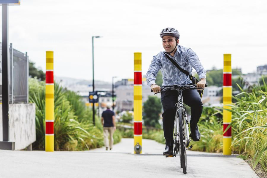 Placestandard's tweet photo. Low Traffic Neighbourhoods have been proven to significantly reduce traffic volumes, both in the residential streets and across the entire residential area. Short trips previously made by cars are now taken by other modes, such as by foot or bike.
https://t.co/w89293Scgv https://t.co/Bw3wioSbXo