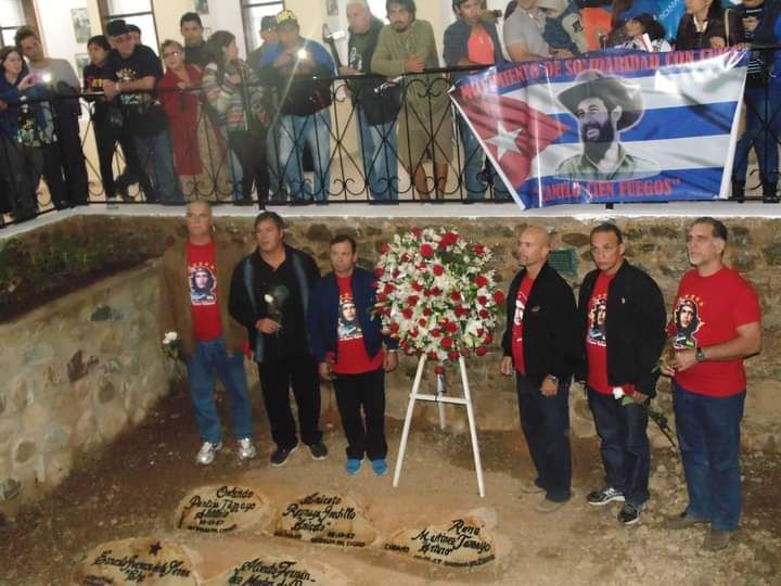 'Y no porque te quemen, porque te disimulen bajo tierra,
porque te escondan en cementerio, bosques, páramos,
van a impedir que te encontremos...'
#FielesANuestraHistoria
#OctubreDeHistoria