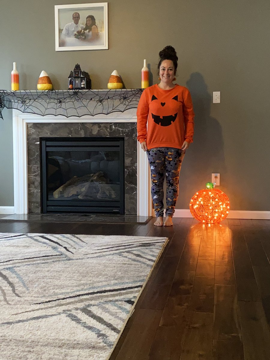 Bluman_Math's tweet photo. Spirit Week: Spooky Season! @OAKDALE_sga #hocoathome 🐻 #bears https://t.co/Y4MFlVtZ0U