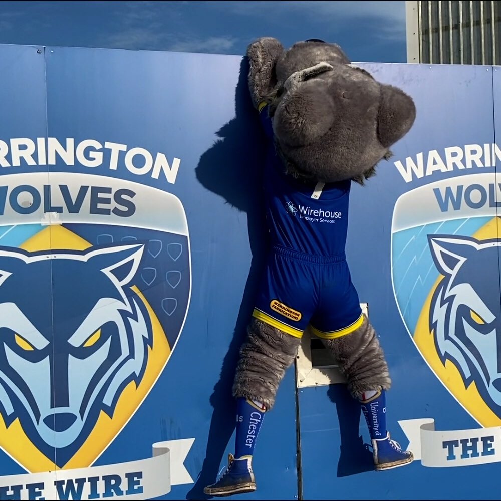 How it started               How it’s going

#LetFansIn