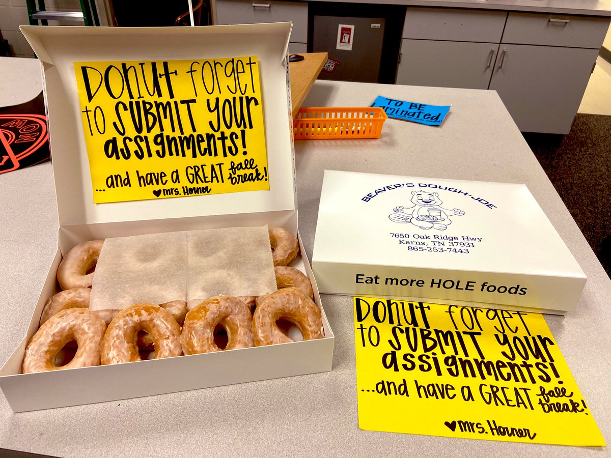 KarnsMS_Library's tweet photo. Some delicious donuts from @BeaversDough fell into my AVID students’ hands today! #KCSLMSFallIntotheLibrary https://t.co/gZOyCrinRi