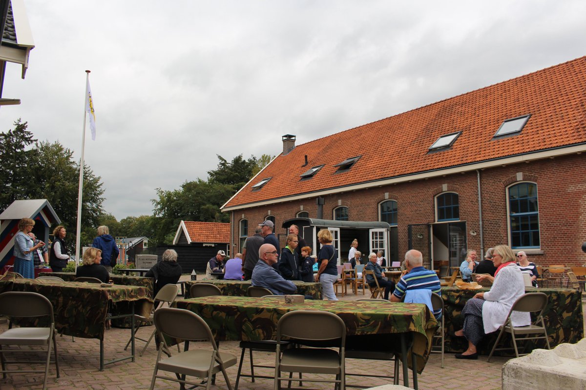 PlatformMHE's tweet photo. Op zaterdag 12 september j.l. bezochten ter gelegenheid van Open Monumentendag 2020, veel Edenaren maar ook bezoekers uit andere delen van het land De Smederij, onze buurman #Jorisbrood en de historische kazernes van Ede. https://t.co/sGmjW5cVfM
