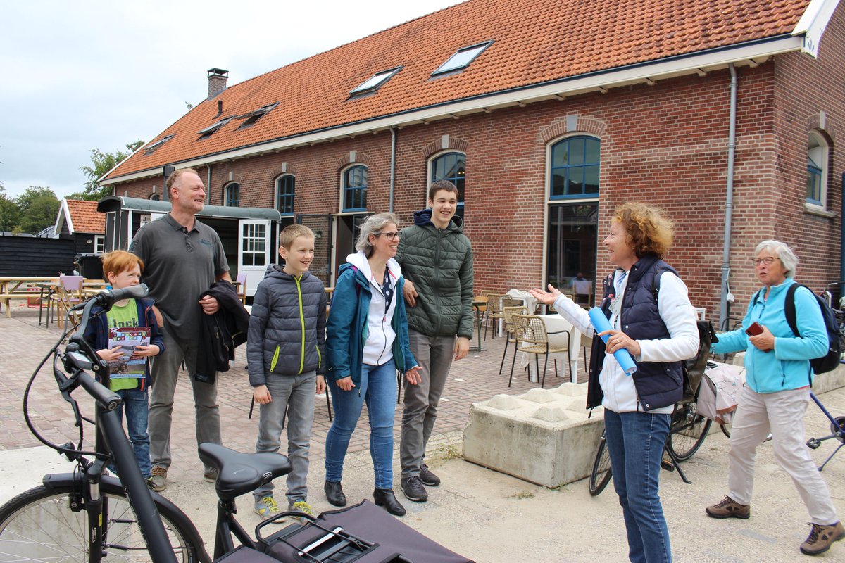 PlatformMHE's tweet photo. Op zaterdag 12 september j.l. bezochten ter gelegenheid van Open Monumentendag 2020, veel Edenaren maar ook bezoekers uit andere delen van het land De Smederij, onze buurman #Jorisbrood en de historische kazernes van Ede. https://t.co/sGmjW5cVfM