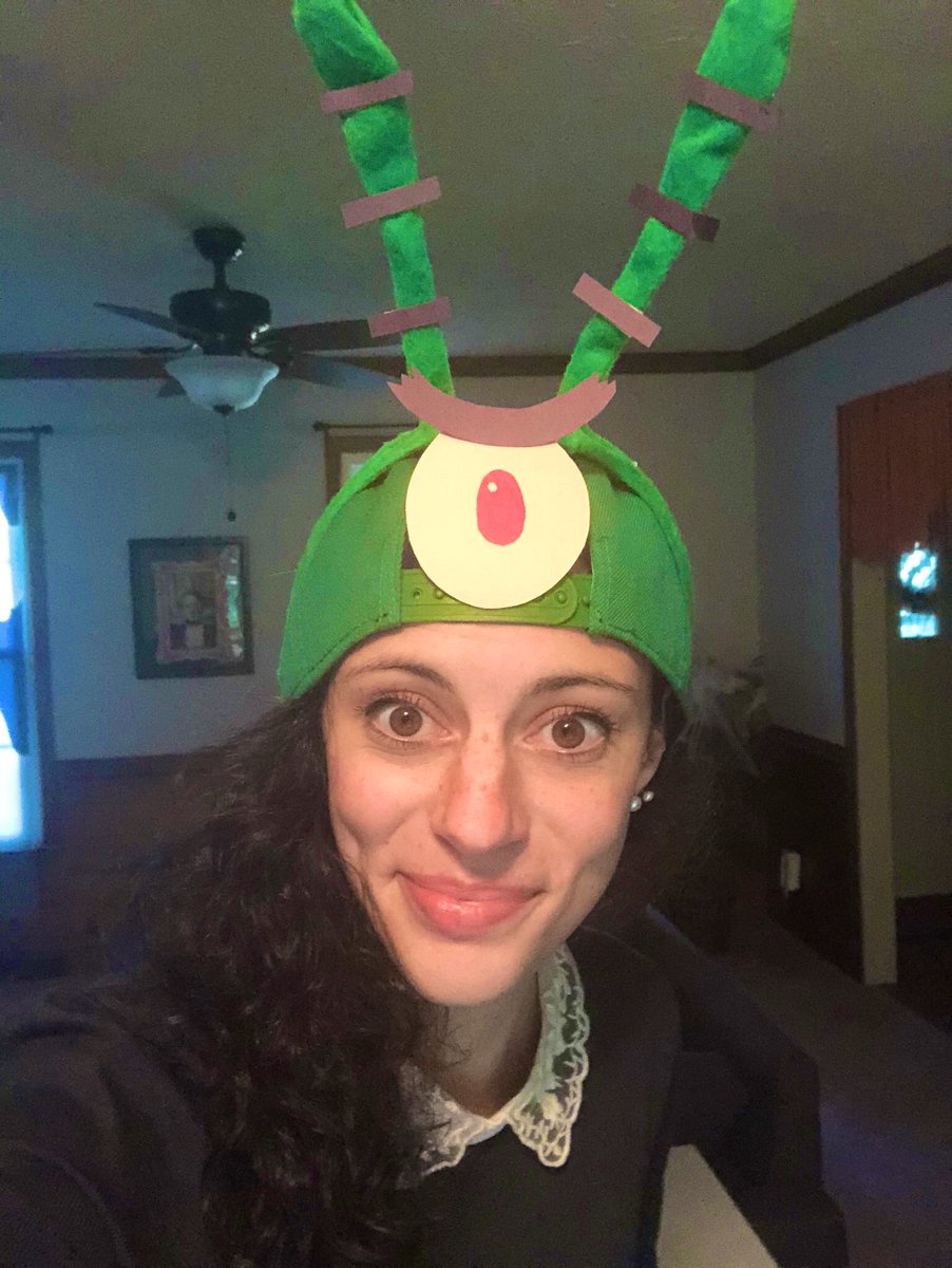 My virtual classroom attire for today! Amazing idea from <a href="/bolden_science/">Heather Bolden</a> to film our game show and then wear our costumes to class! So grateful to be working with her, <a href="/ChungFLHornet/">Danvy Chung</a> and <a href="/stellar_tales/">Scott Markley</a>!! They are my people❤️ #flhornets #8thgradescience