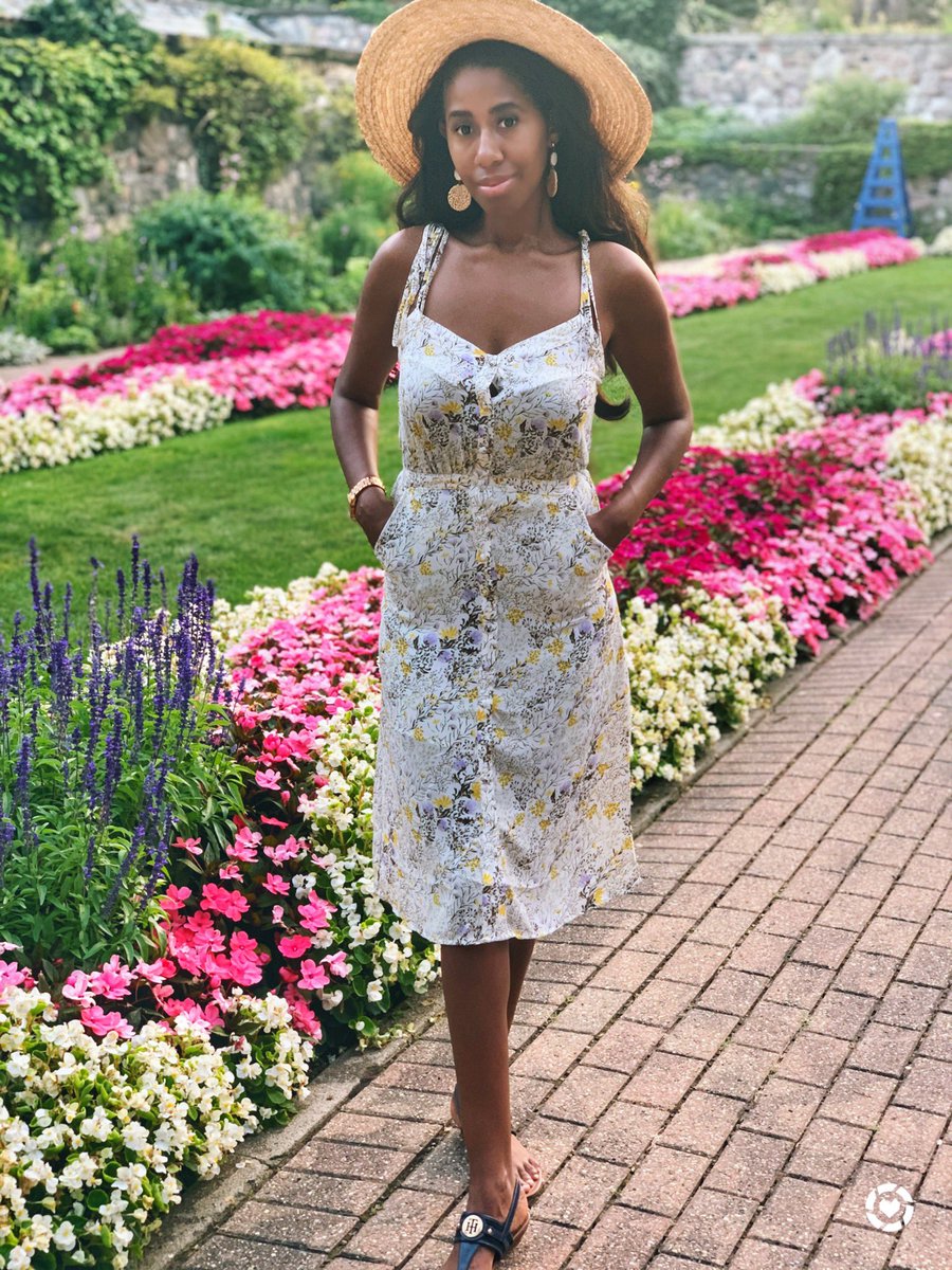 LiaJamerson's tweet photo. How beautiful are all of these flowers 🌸🌸🌸 Such a oasis to explore in my floral chiffon midi dress 👗 https://t.co/6wmQgm95fx #liketkit @liketoknow.it #LTKstyletip #LTKshoecrush #LTKunder50 Download the https://t.co/d08UIVY9oC shopping app to shop this pic via screenshot https://t.co/ppjIG4T7S4