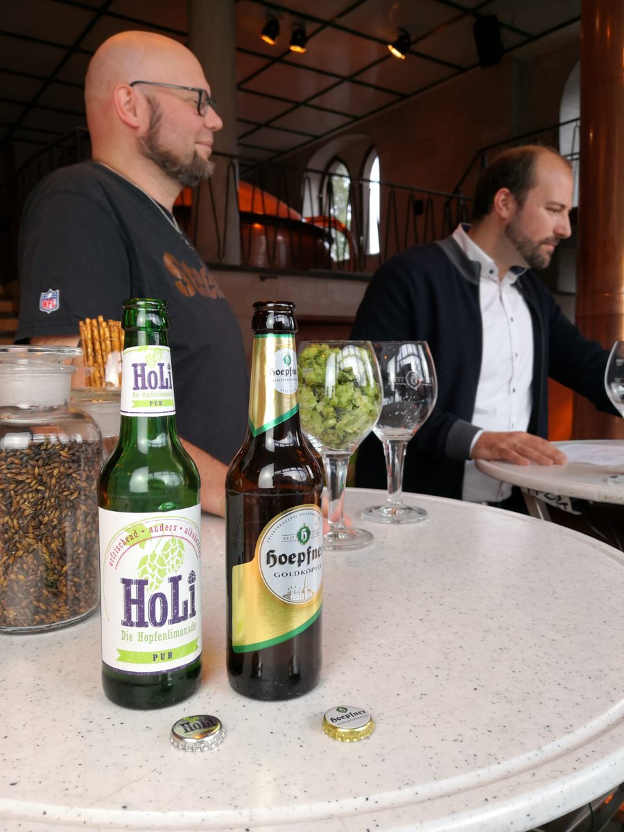 echobot's tweet photo. Echobot live aus der Privatbrauerei Hoepfner – wir stoßen auf einen erfolgreichen ersten Tag des #EchoBoost Digital 2020 an! Als Abschluss der heutigen #Webinarreihe haben wir für unsere Kunden % Interessenten eine digitale #Bierprobe auf die Beine gestellt. Na dann...Prost! 🍻👍 https://t.co/f1Yluv7WCI