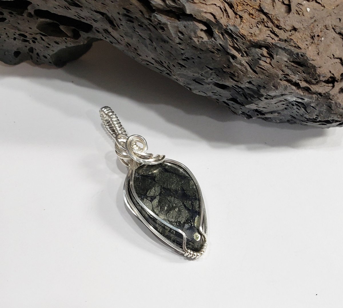 britgal5282's tweet photo. Excited to share the latest addition to my #etsy shop: Marcasite Teardrop Pendant, Marcasite Wire Wrapped Necklace, Marcasite Silver, Handmade Jewelry. https://t.co/vVax0QgYxM #black #teardrop #silver #teardroppendant #marcasitenecklace #wirewrapmarcasite #vintagemarca https://t.co/8cD461ejvi