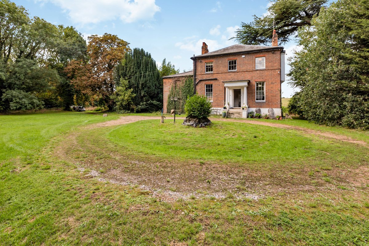 HamptonsWindsor's tweet image. An exciting #project - a partly restored Grade II Listed #Georgian property with #developmentpotential (stnc), sitting on a plot of approx 3 acres #periodproperty, #equestrianlifestyle 
*OPEN DAY 17TH OCT*
- CALL US TO BOOK YOUR SLOT 01753 855555!!
hamptons.co.uk/buy/property/-…