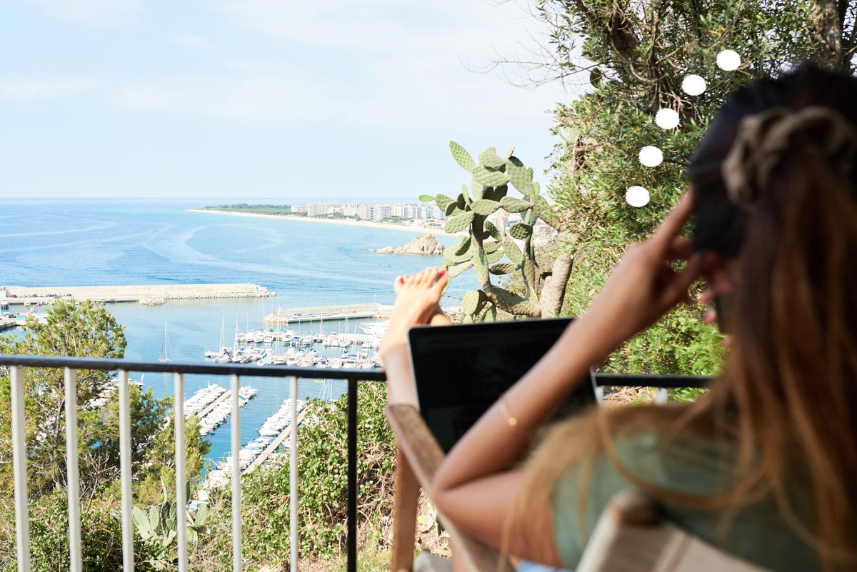 CheapTickets's tweet image. Don't let mountain, desert and beach slip out of reach! Tap the link and enter to win our Schoolcation Sweeps including $500 in CheapCash toward a future getaway. bit.ly/33Jgq8d