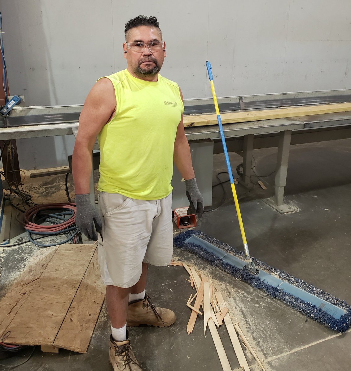 Julio Magana has w/Christensen Lumber for 6 years as a custodian. Julio is the 1st person in & he performs his job in an exceptional manner. Thx Julio for helping all of your fellow employees stay safe! We are so glad you are part of the #KodiakFamily! . #KodiakStrong #Lumber