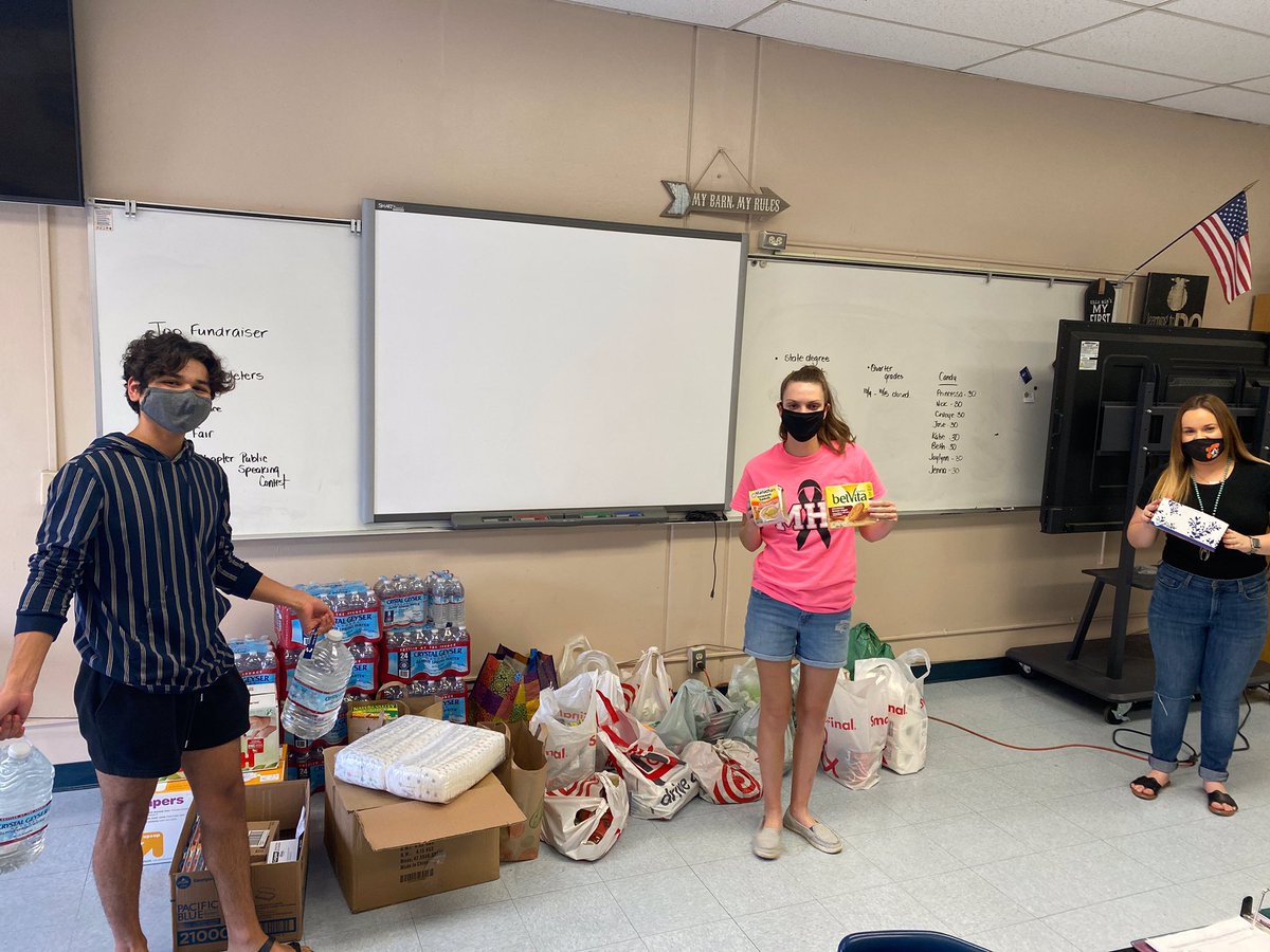 Thank you to everyone that helped donate towards our Sequoia Complex Fire Donation Drive! We appreciate all the support that came from all the students and community to help those in need! Way to go Marauders!! #monacheffa #ffarise