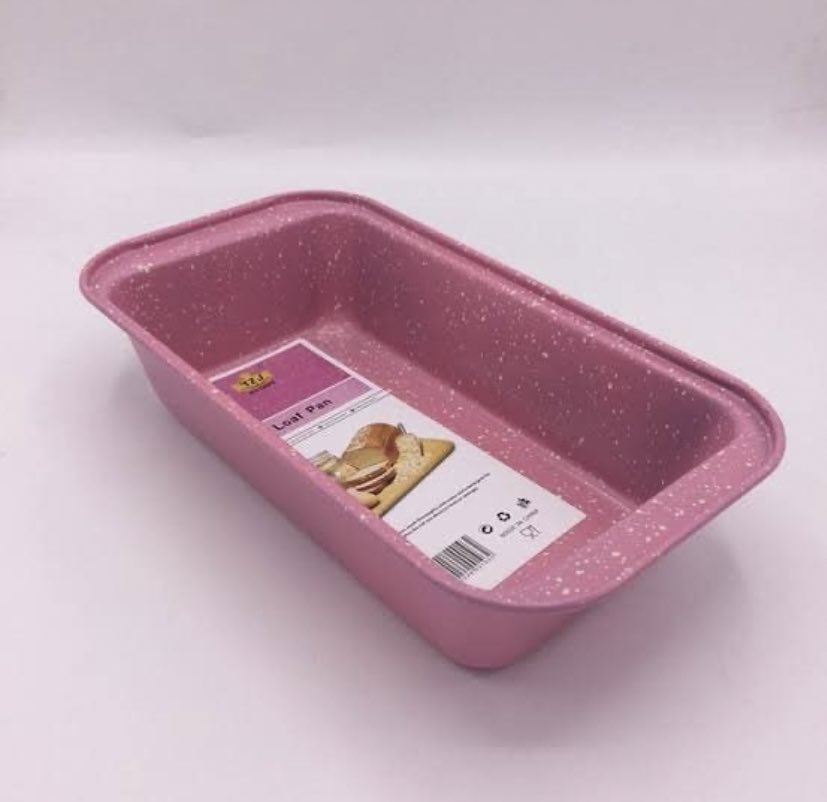 Beautiful Nonstick bread pans Available in green and pink only Price- 2500 each Please RT