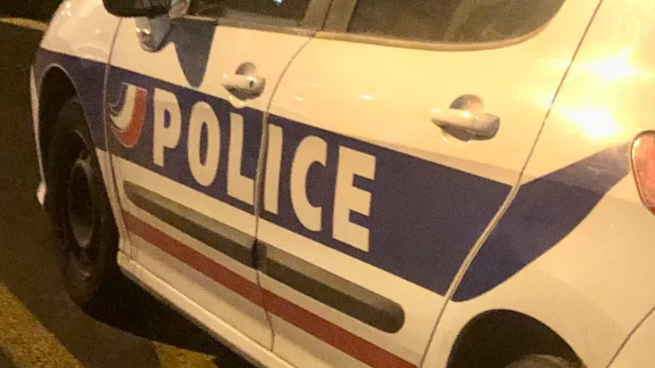 #Valence : un jeune homme roule avec des armes à portée de main.
► francebleu.fr/infos/faits-di…