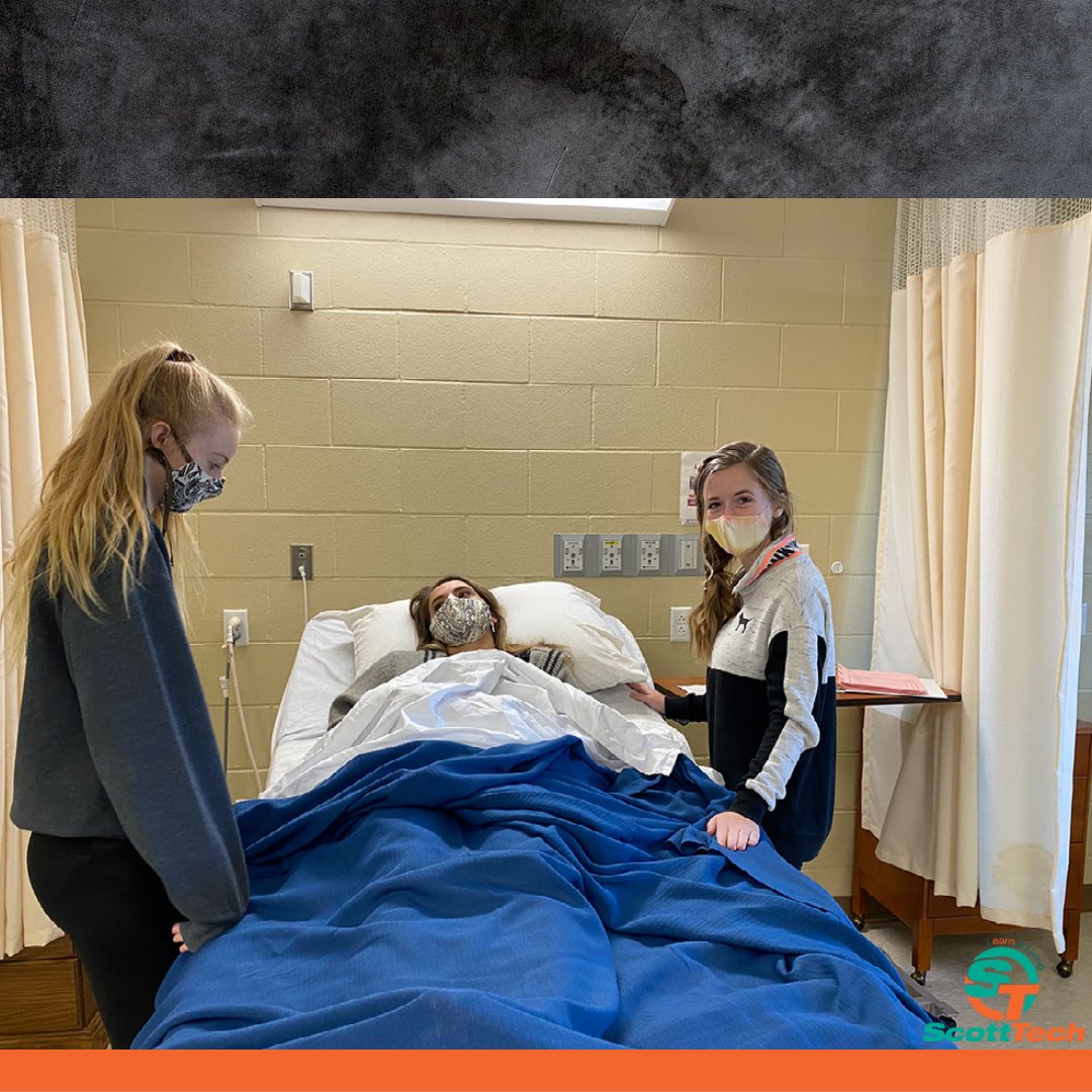 SRTCMonett's tweet image. Health Occupation students are working in the lab and going over range of motion with their &quot;patients&quot;! #scotttech #futurehealthcareworkers