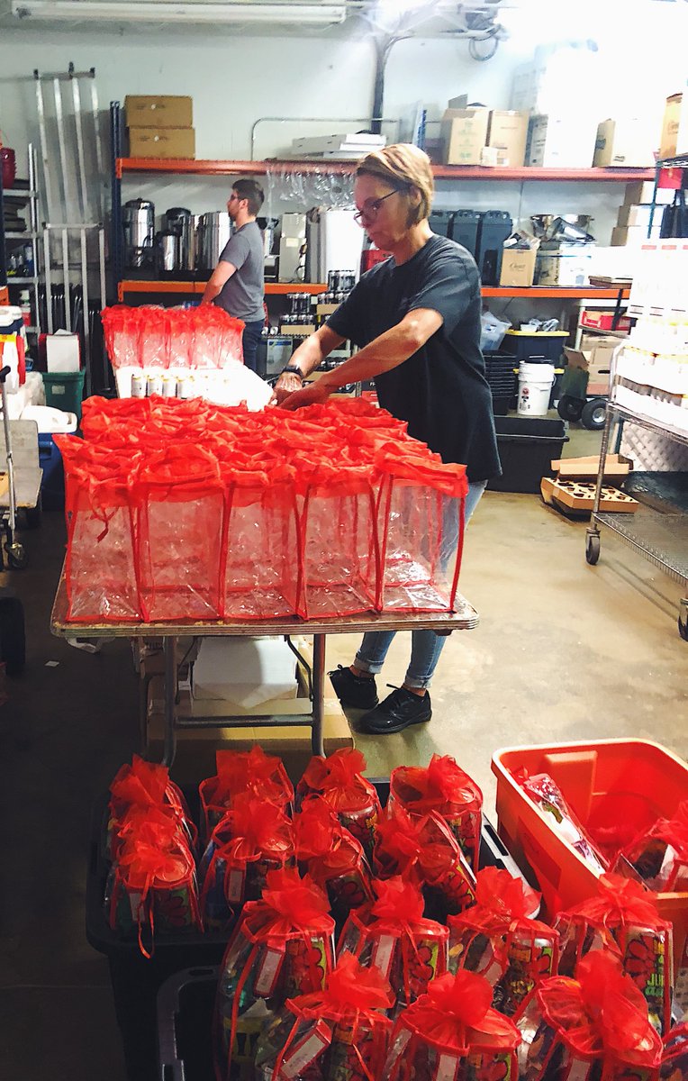RobertJEvents's tweet photo. Packing up goody bags for the @AkronArtMuseum Virtual Annual Art &amp; Ale Event! Who doesn't love a swag bag and beer? 🍻🍻🍻 https://t.co/dKcBqQwIux