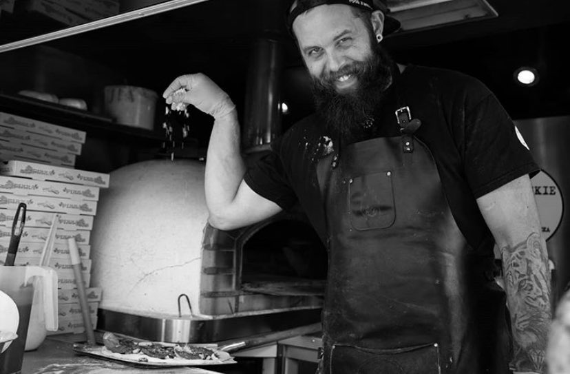 NaasRacecourse's tweet photo. We are delighted to have the @Irishfoodjunkie operating from our car park during October, the perfect drive thru option 👏🏻 He will be starting from this Saturday at 11am 🍕 #SupportLocal https://t.co/ZPSe58plfZ