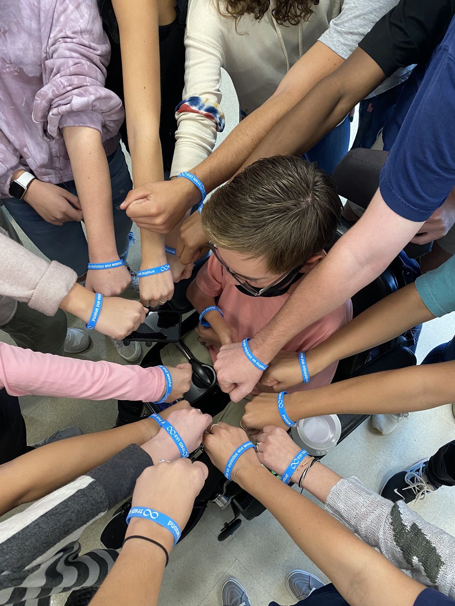 AthensHighSCA's tweet photo. SCA students are supporting and thinking of Lily Malone today! ❤️@gingmalone #teamlily https://t.co/zHY5IjcA03