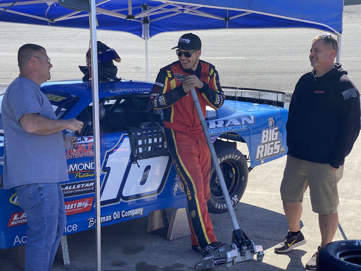#Winchester400: <a href="/CaydenLapcevich/">Cayden Lapcevich</a> and his team chat at <a href="/FastestHalfMile/">Winchester Speedway</a> between practice sessions.

Watch tonight’s Winchester Roundup for free at 7 PM: speed51.tv/featured/video…