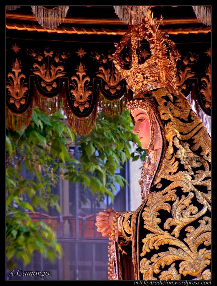 Mas tú amas la verdad en lo íntimo del ser, y en lo secreto me enseñas la subiduría.
Rocíame con el hisopo, y seré limpio, lávame, y quedaré más blanco que la nieve.
Devuélveme el son del gozo y la alegría, exulten los huesos que machacaste tú...

oraciondeÁnimas 📖