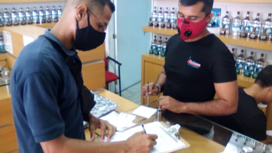 oamativss's tweet photo. #80ct siguiendo con la Gestión de Cobro el dpto de Cobranzas y Fiscalización de la @oamativss en la calle visitando a las diferentes empresas del municipio Maturín #PorUnSeguroMasSocial @ivssoficial @MagaGutierrezV @NicolasMaduro https://t.co/8HJu0eYiwR
