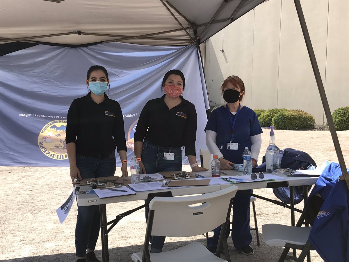 Arroyocelpasot1's tweet photo. Medicaid waiver team out at the El Pasoans fighting hunger. Come get your free flu shot!! 6 months and older https://t.co/iStEHRLAse