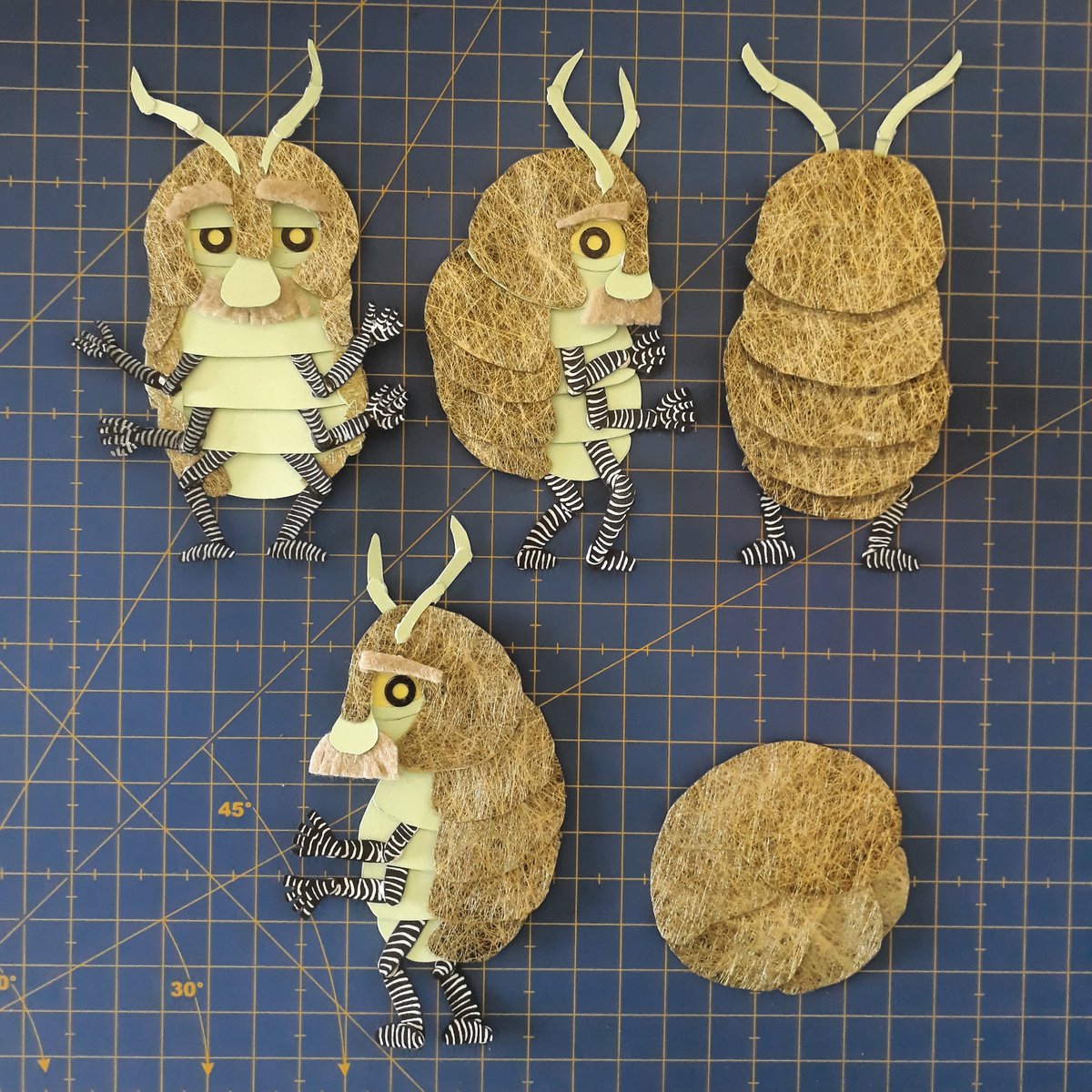 designonze's tweet image. Tem dias que a gente só quer virar bolinha... 
#StopMotion #paperpuppet