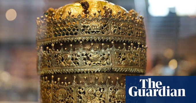 cute_history's tweet photo. "There is no dispute about whether or not they were borrowed; they were looted,” said @V_and_A's Tim Reeve, adding that its work aims to "decolonise" collections &amp; "have a more honest conversation about history".
Finally! Thx @SultanofOman and @halilikaya! 🙂
#Ethiopia #Justice https://t.co/SXQPJ7shbE