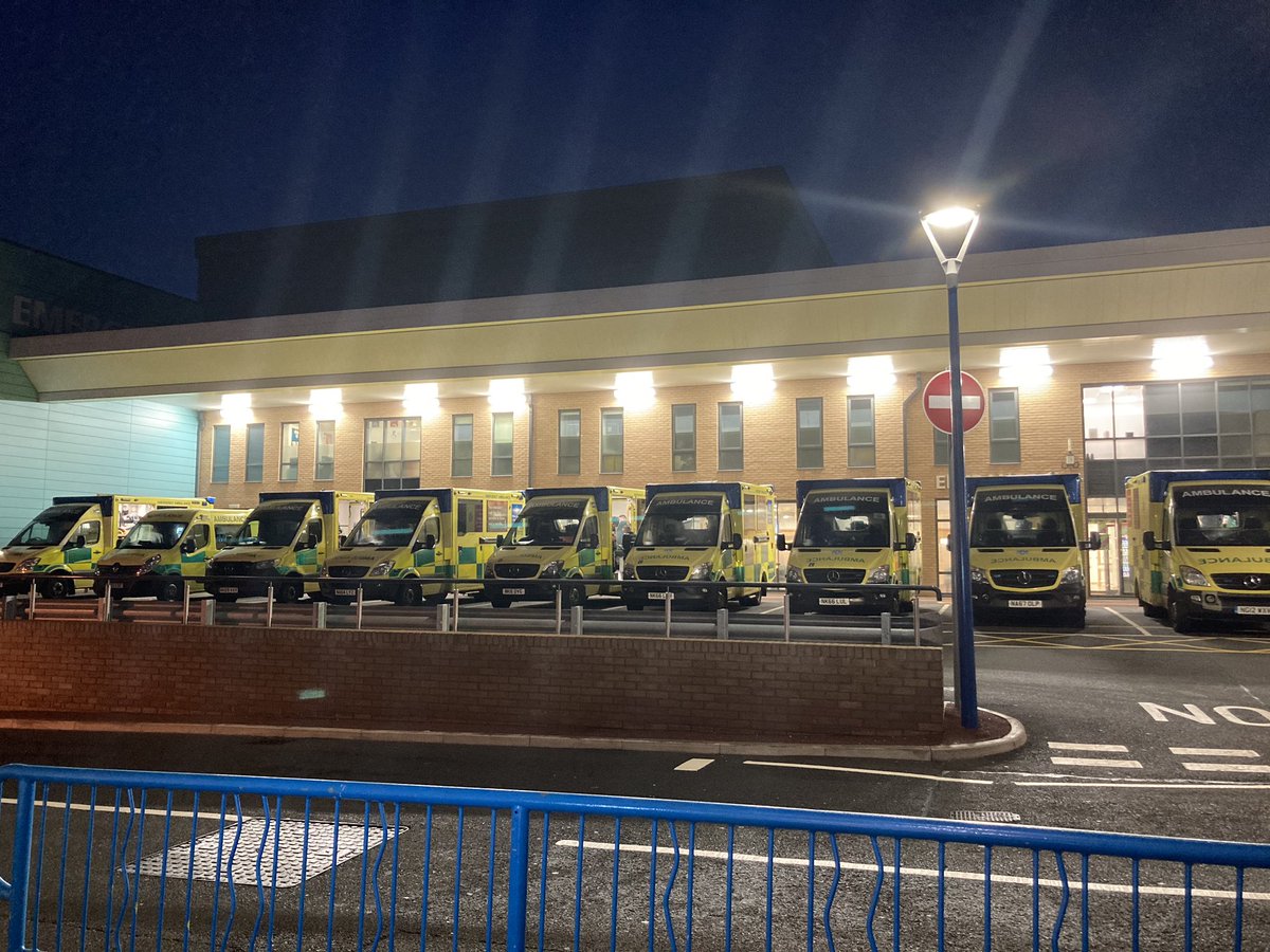 g6harris's tweet photo. @Micky_Kip Really enjoyed the last year at @STSFTrust - a great team of registrars @MaguireNic @Applemint999 @mjcourtney01. Thanks for support and chat waiting for those middle of the night cases to start @wrjCarr @jenster44 @TJamesRoyle1 @Micky_Kip @kmahawar https://t.co/xOd8ZBRMiH