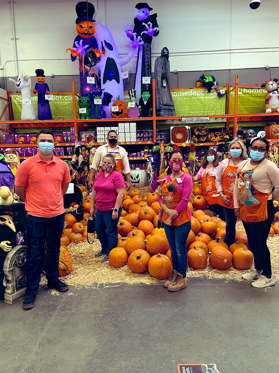 Having some fun this week kicking off CAM at the Riverside store. Truly appreciate all the hard work and dedication from our front end hero’s #pinkwednesdays #BreastCancerAwarenessMonth #tieday