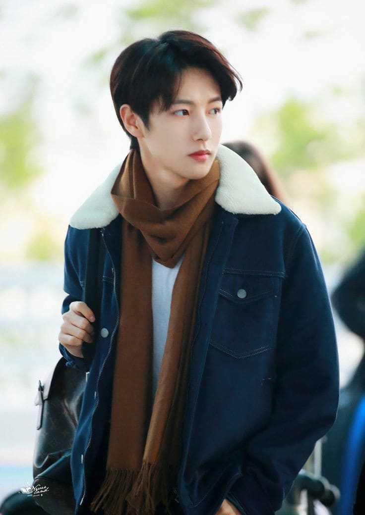 Renjun as Iwaizumi- ready to fight 24/7- has a costant nuisance that will cause him to lose his sh*t- has no fear to whoop your ass- the reliable one of the group- takes silently care of his teammates - pretty and petty- straightfoward and blunt personality