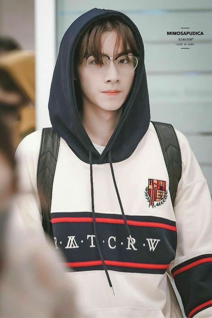 Xiaojun as Futakuchi- salty af- must have lot of patience because his friends relay on him (and on his single left braincell)- he didn't sign for that- prettier than you and he knows it- voice of an angel- fake reputation to keep up- the apparently quiet one of the family