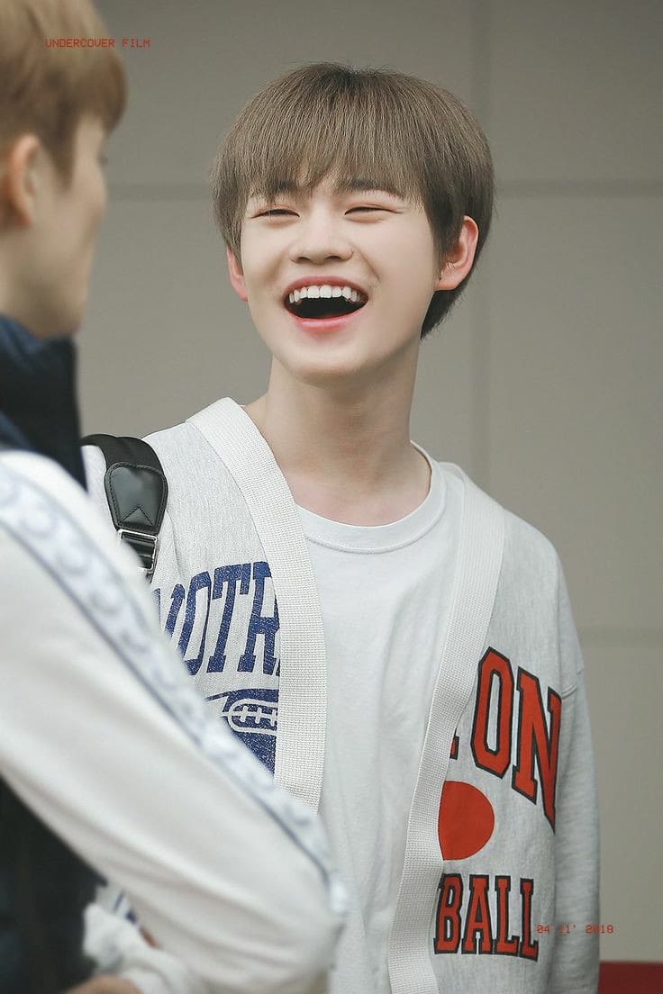 Chenle as Nishinoya- lot of talent bottled up in a tiny body- L O U D: the neighborhood hate him 'cause he won't let them sleep- big presence on stage- nth hairdresser's mistake- cheerful ray of sunshine- always showered with love by his teammates- the most precious gem