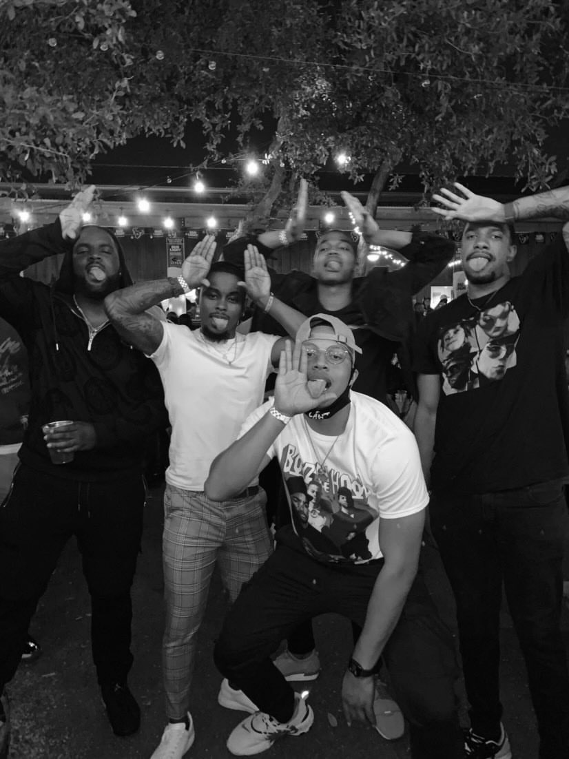 TJfor6's tweet photo. Always lit in SA 🤷🏽‍♂️ https://t.co/Ag5vaSTtWM