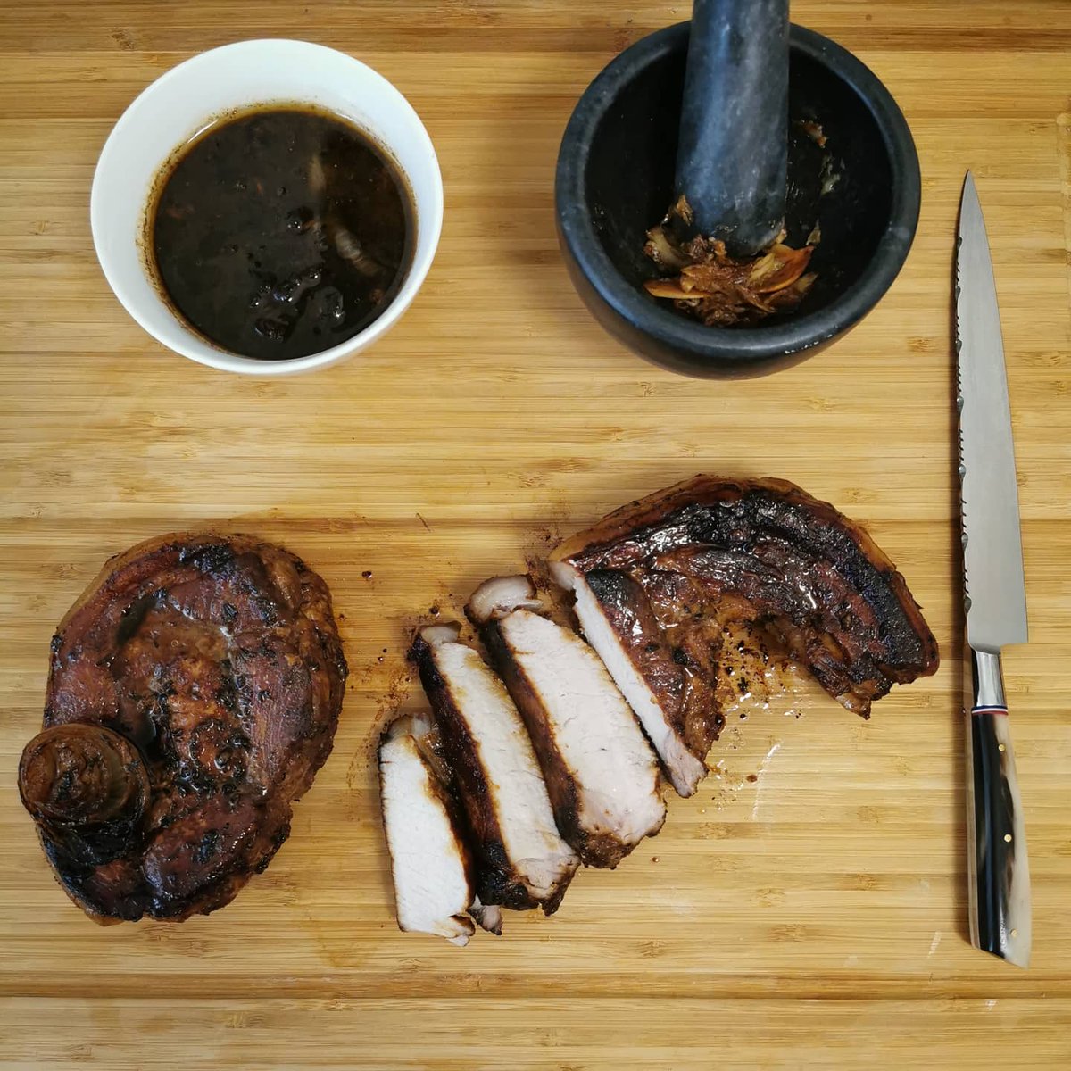 romain_leboeuf's tweet photo. Filet de #porc #sauté #accompagné de son #jus 😍
Pour le #plaisir des #yeux mais surtout des #papilles 😉
#RomainLBF #FiletDePorc #CulNoirDuLimousin #LeGrasCestLaVie #ToutEstBonDansLeCochon #Artisan #ArtisanBoucher #Boucher #HappyButcher #Butcher #ButcherLife #JaimeMonMétier https://t.co/L2P7QZWhu2