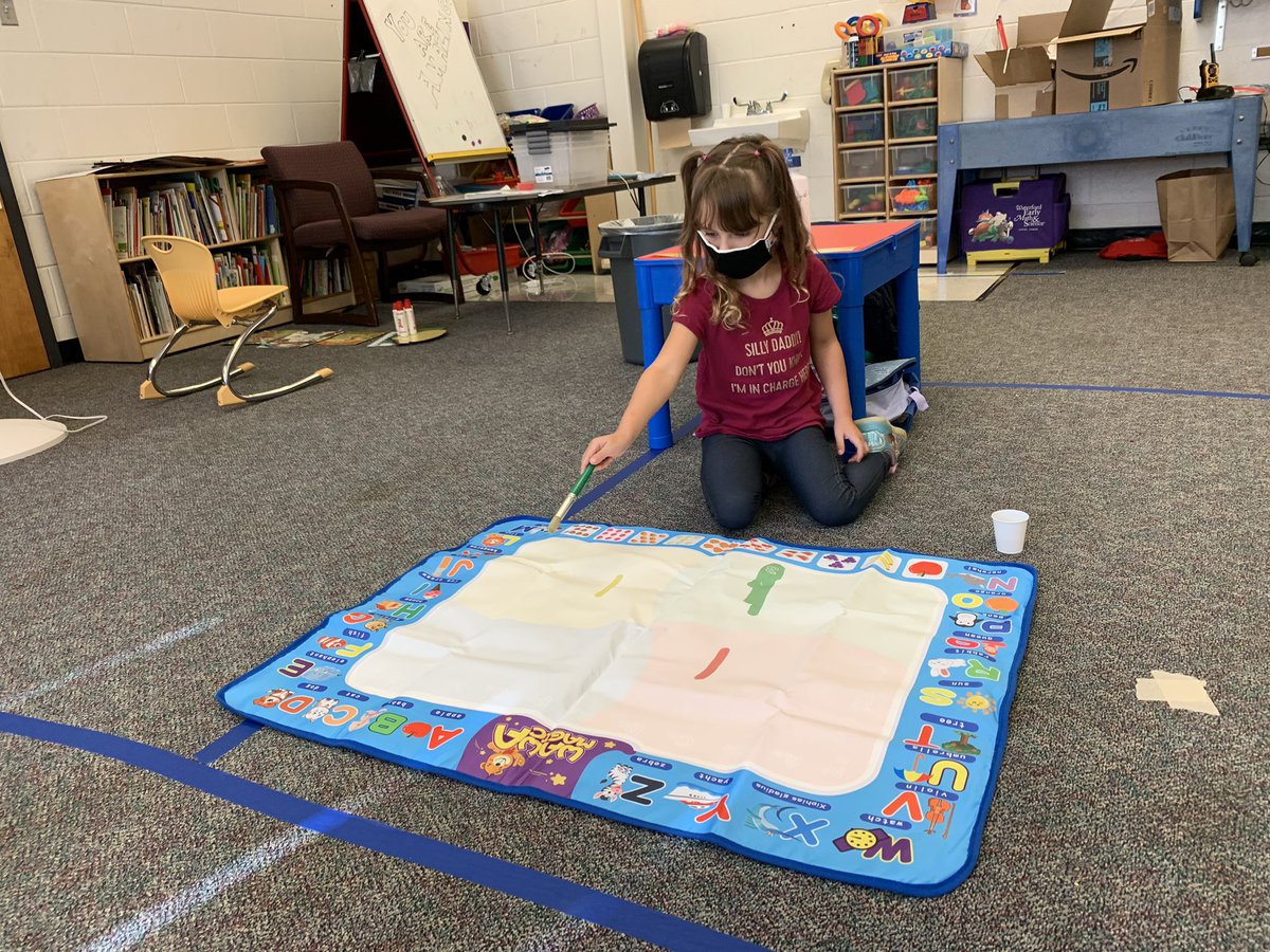Mrs_Brown_GES's tweet photo. These beautiful people made me smile today! SO proud of the PreK people who came in person for the first times this week! They were very brave and practiced social distancing like champs!! πππ»πͺπ» #gesSTRONG #prekstrong https://t.co/Lp4QjbeB0i